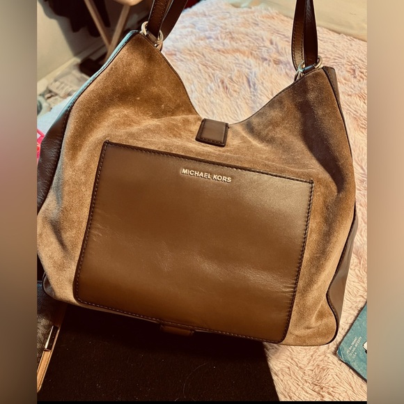 MICHAEL KORS MOCHA SUEDE & LEATHER SHOULDER BAG W/ WALLET/ MRSP $458.00 - Picture 2 of 15